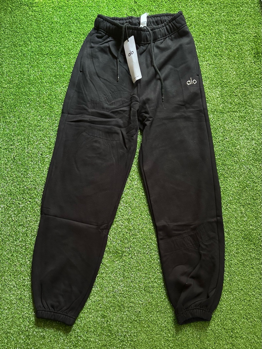 ALO Yoga Men’s Black Sweatpants with Drawstring Waist